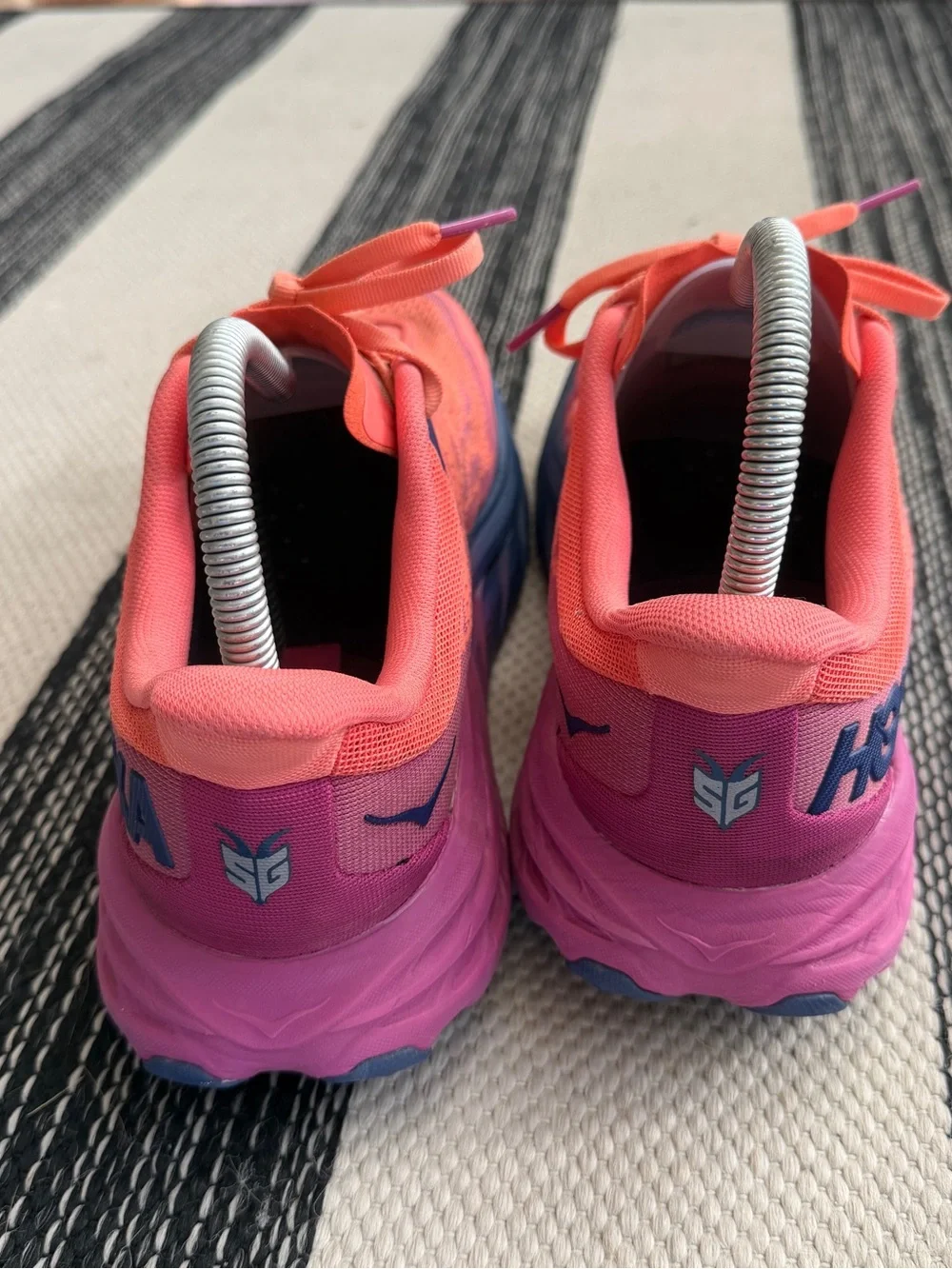 Hoka One One Women's Coral Pink and Blue Speedgoat Athletic Runnig Shoes Sz 9.5B